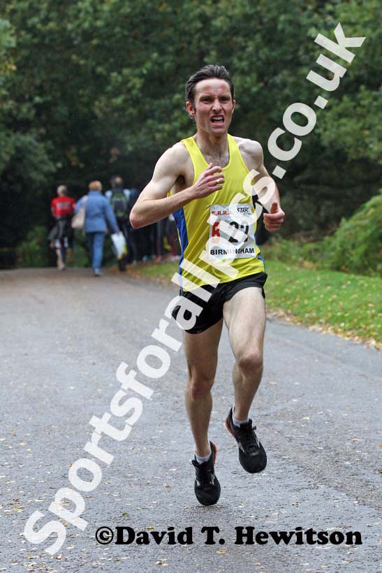 Robert Russell (Central AC) leads on the 2nd leg of the senior mens 6 stage relay at the ERRA Mens 6 and Womens 4 Stage Road Relays, Sutton Park, Birmingham Road Relays.